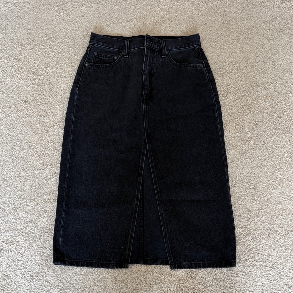 Aritzia Denim Forum Black The 90’s Halle Skirt